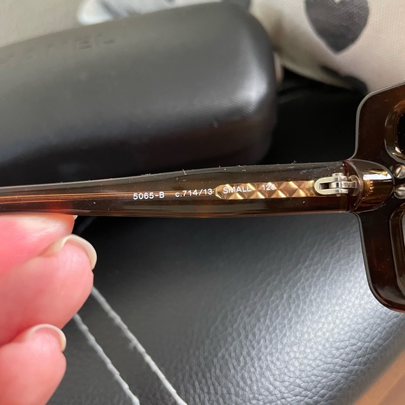 CHANEL Brown Sunglasses with Frame Crystals SMALL. VERY GOOD w/ case! RARE FIND! - Picture 4 of 8